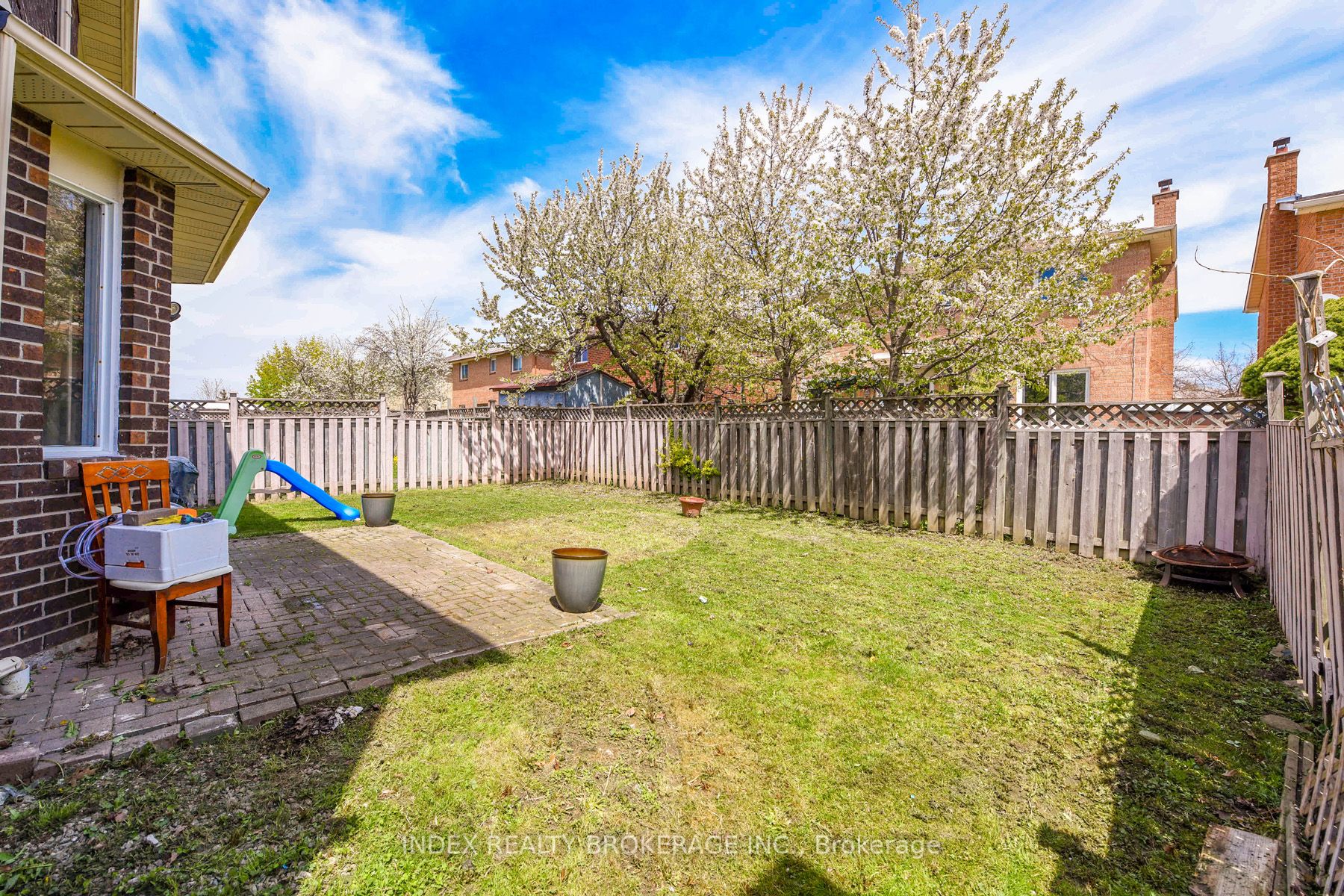285 Conestoga Dr