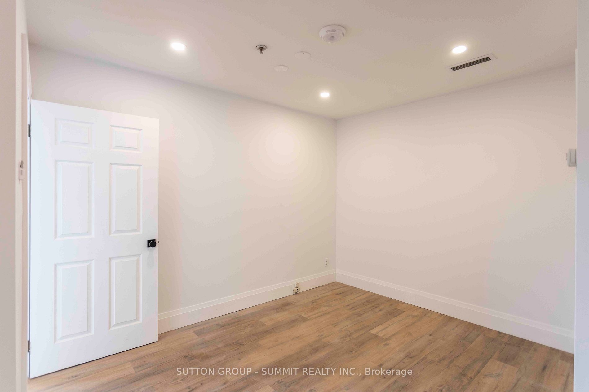 Listing W5953360 - Large Photo # 18