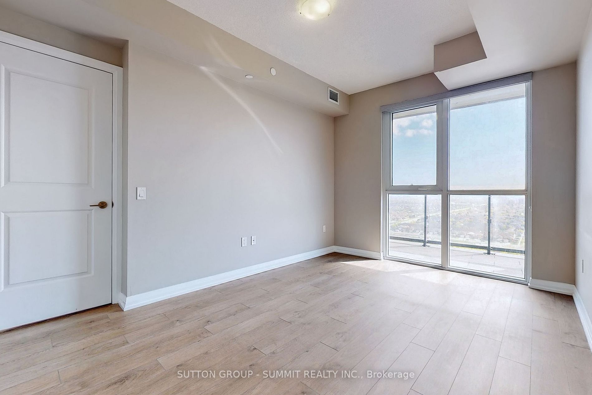 35 Watergarden Dr, #2215