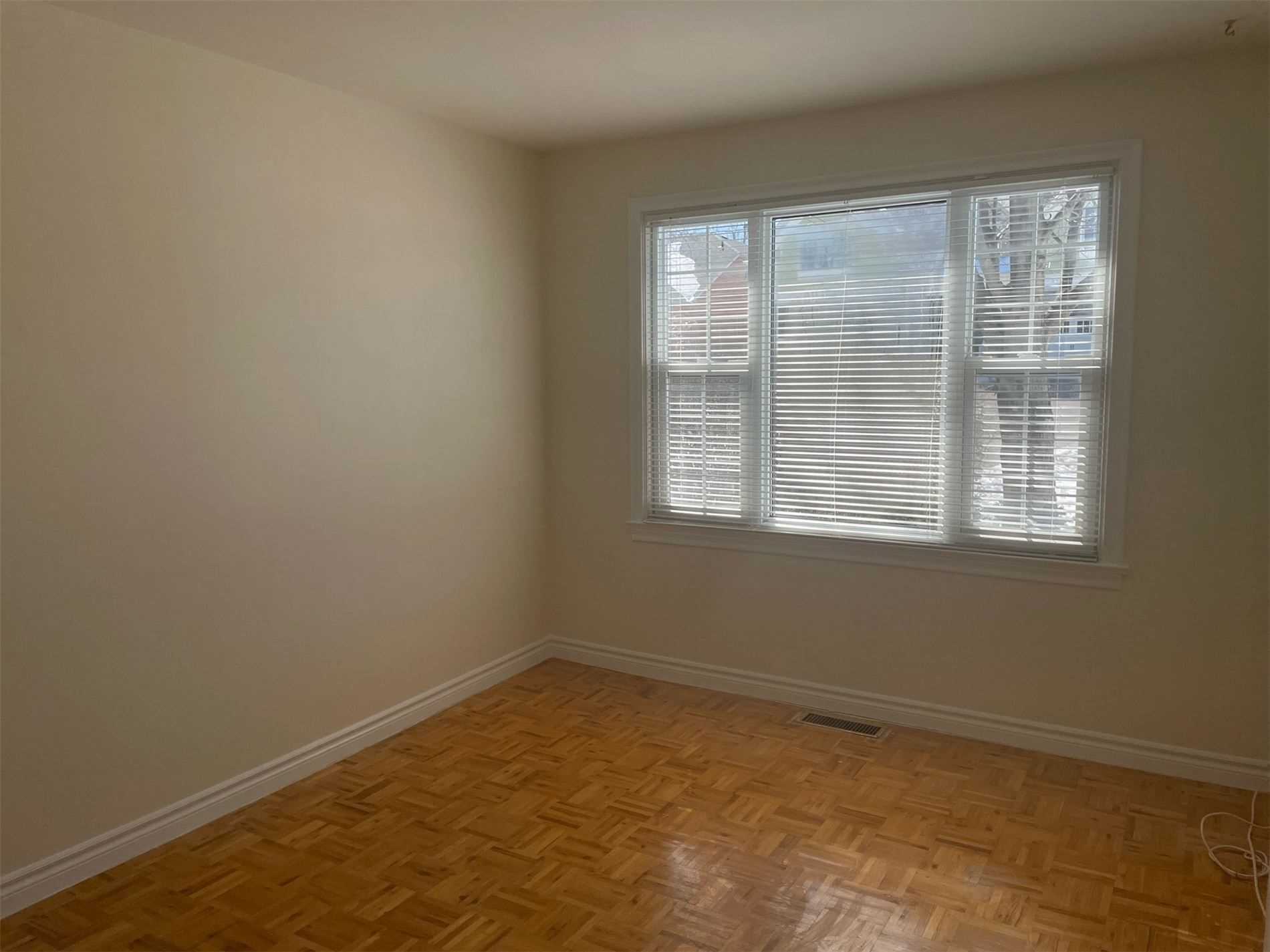 Listing W5953605 - Large Photo # 11