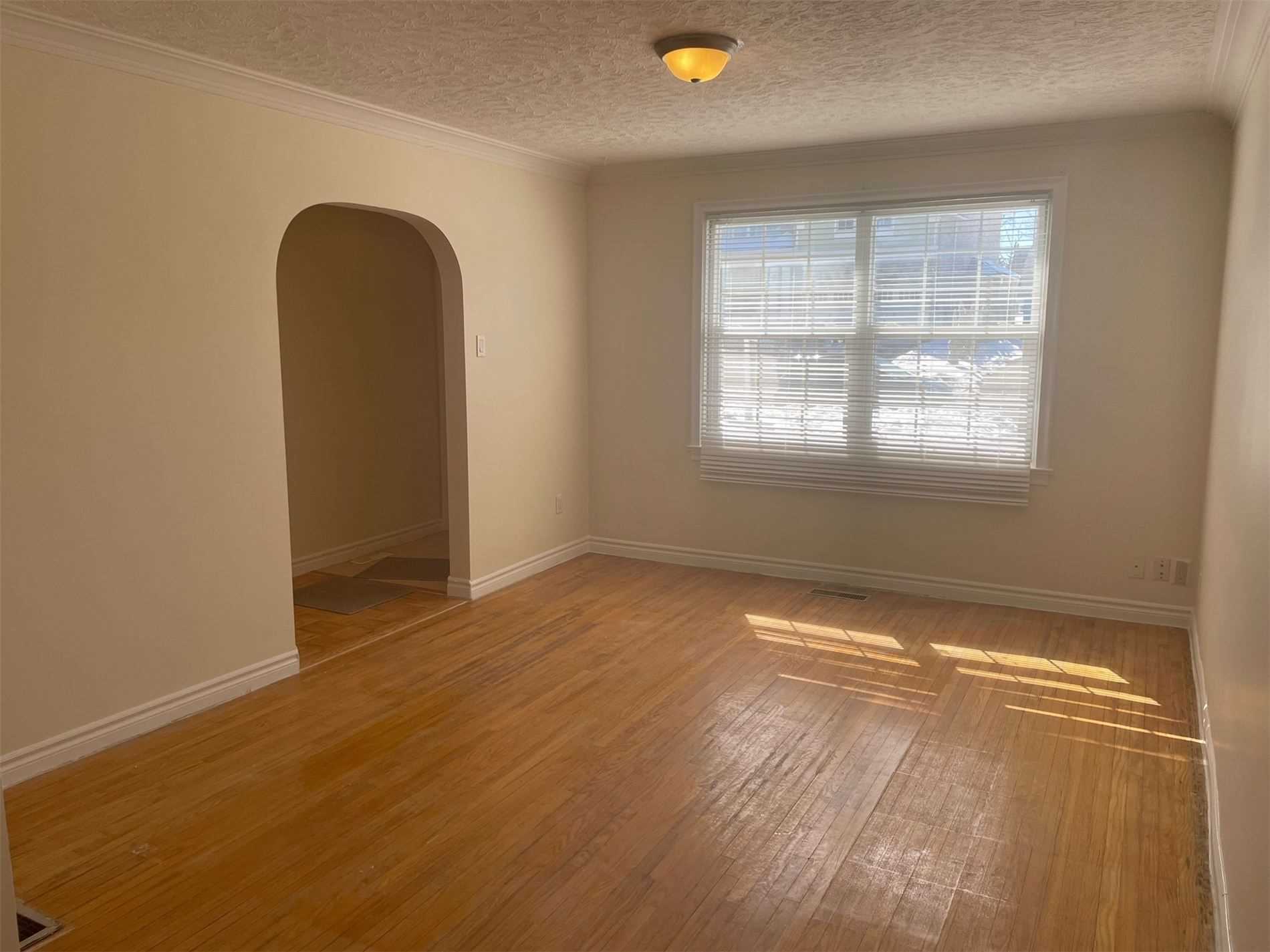 Listing W5953605 - Large Photo # 4