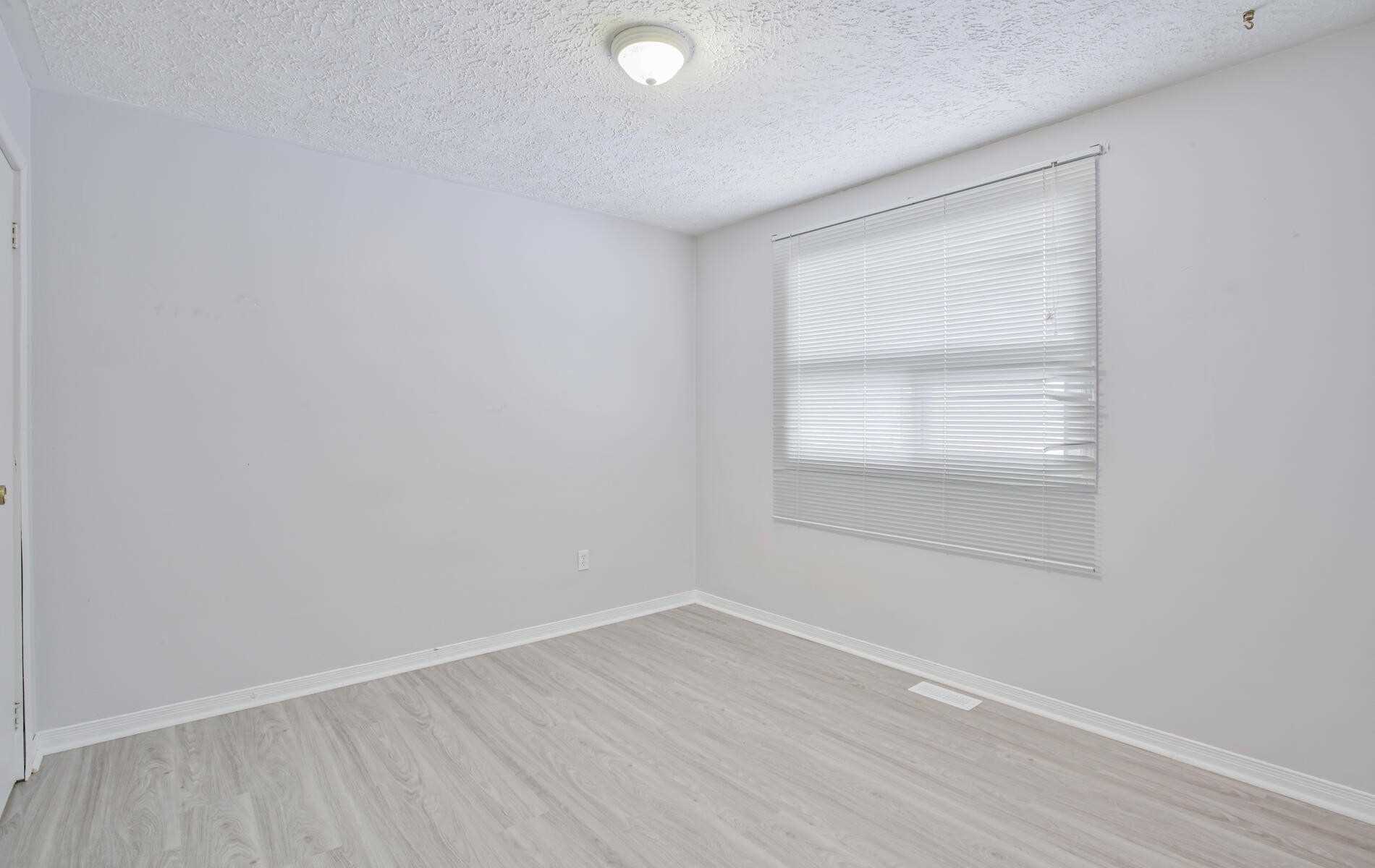 Listing W5953647 - Large Photo # 17