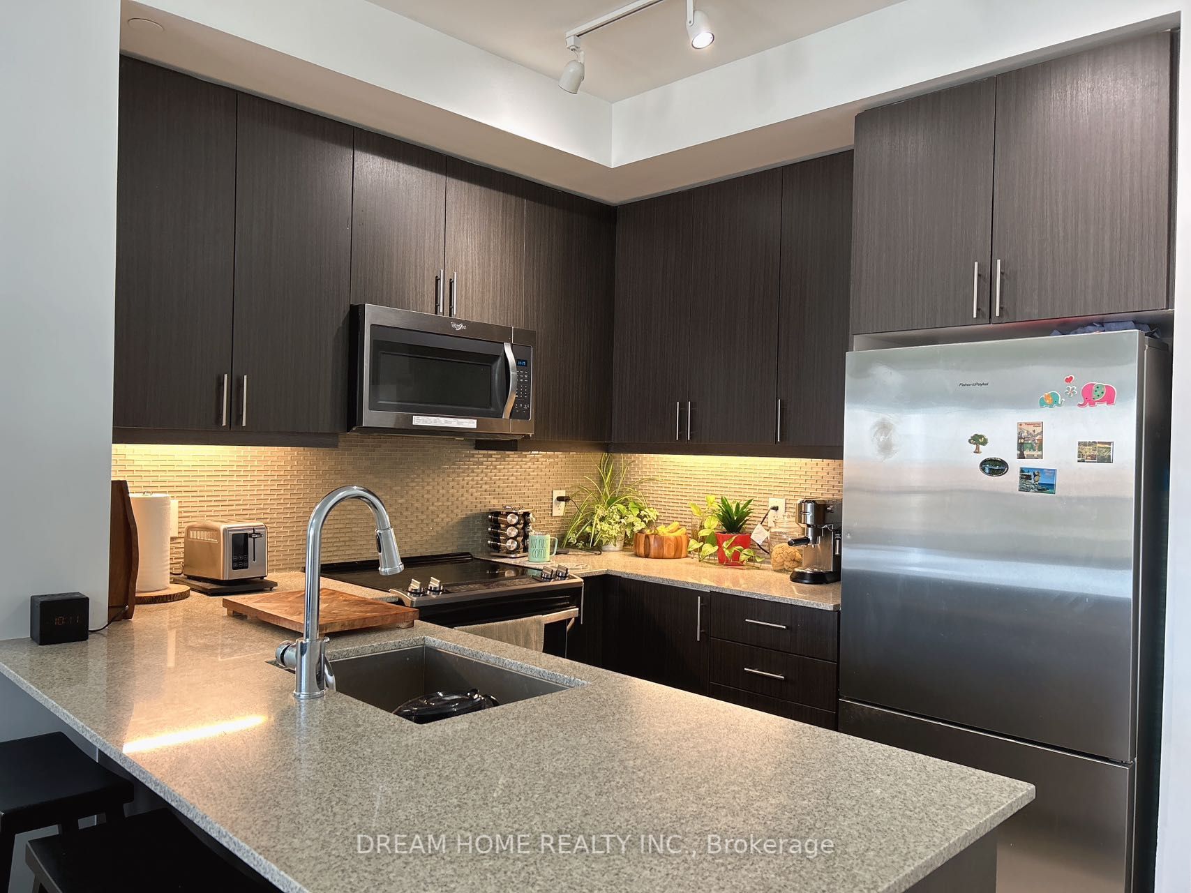 4633 Glen Erin Dr, #1111