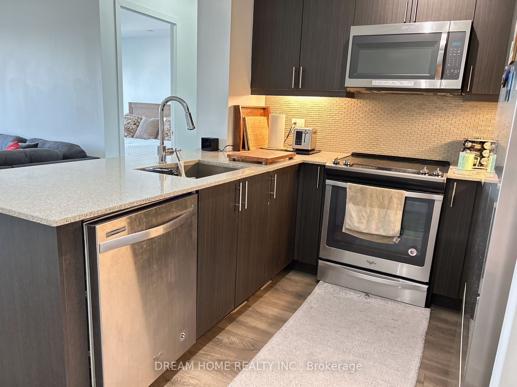 4633 Glen Erin Dr, #1111