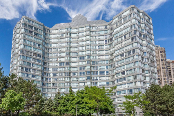 50 Kingsbridge Garden Circ, Mississauga