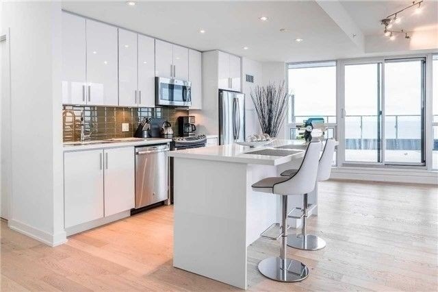 2212 Lakeshore Blvd W, #Lph03