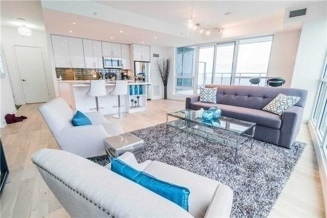 2212 Lakeshore Blvd W, #Lph03