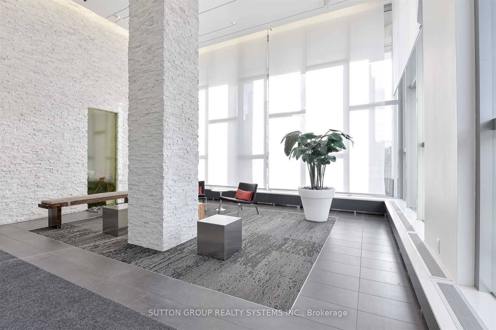 365 Prince Of Wales Dr, #505