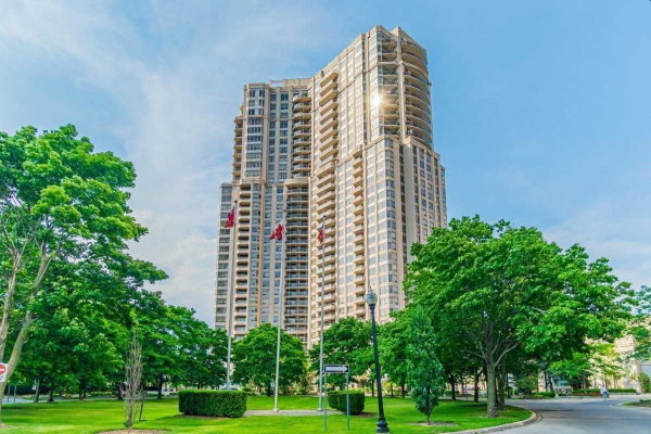 35 Kingsbridge Garden Circ, Mississauga