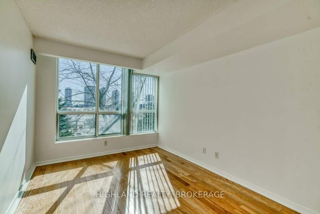 Listing W5954021 - Large Photo # 11