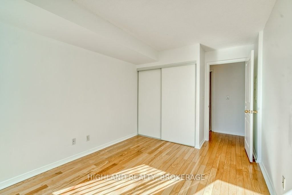 Listing W5954021 - Large Photo # 12