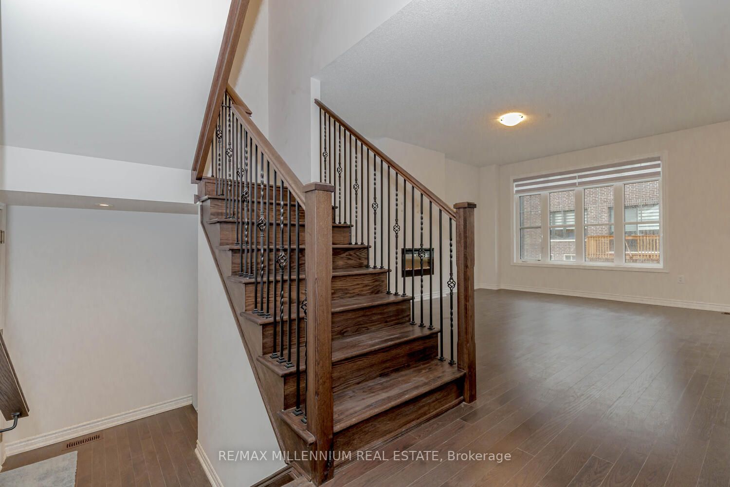 38 Calabria Dr