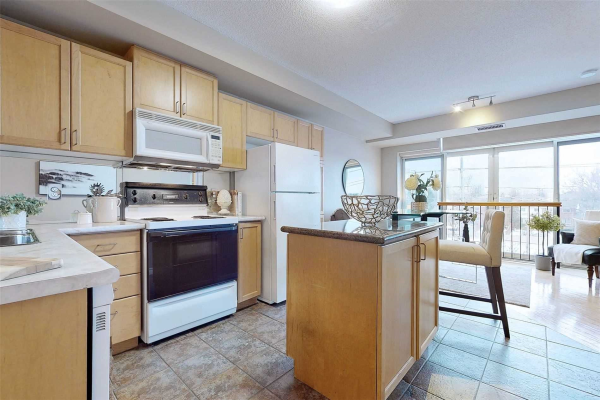200 Burnhamthorpe Rd E, Mississauga