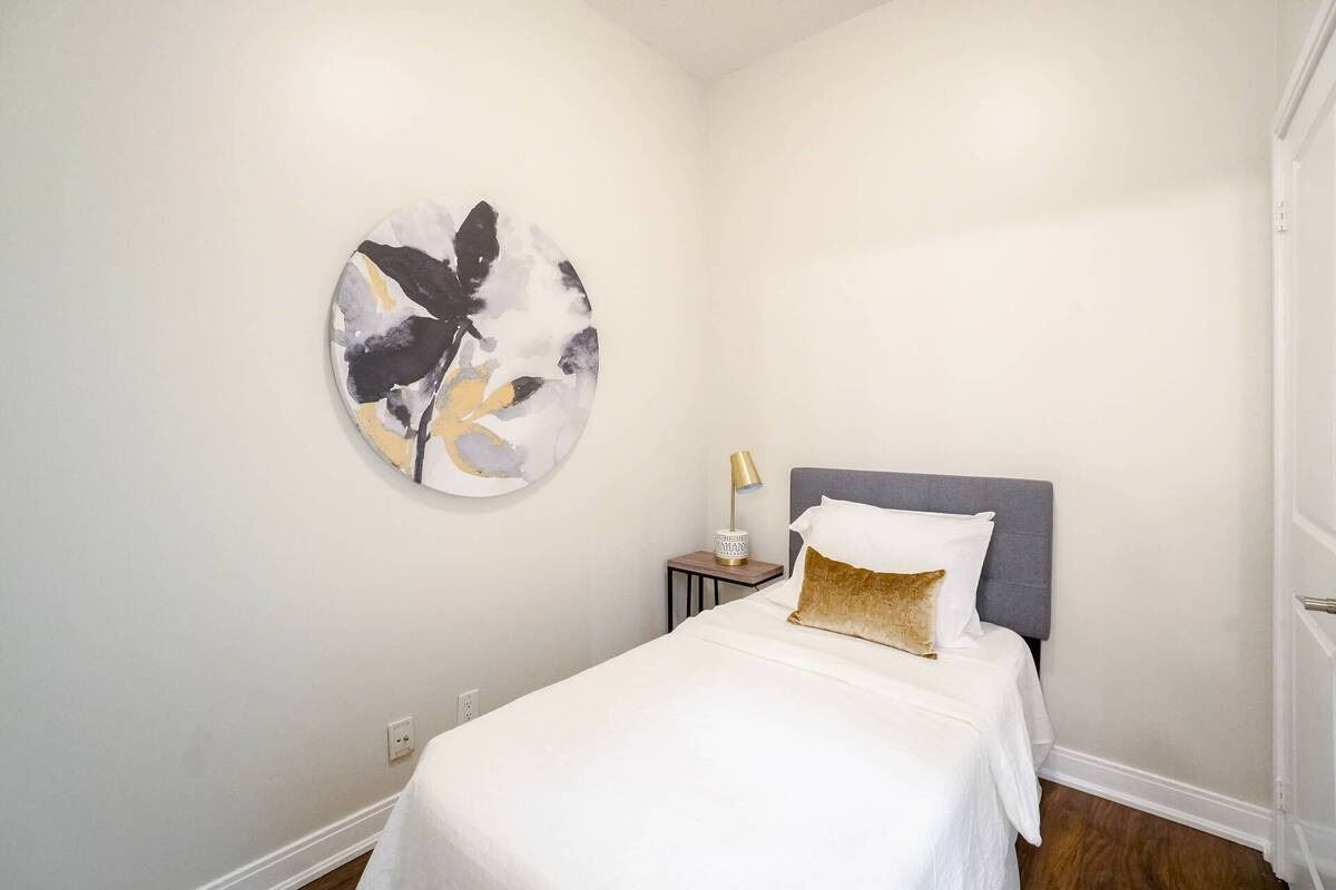 80 Absolute Avenue, #3410