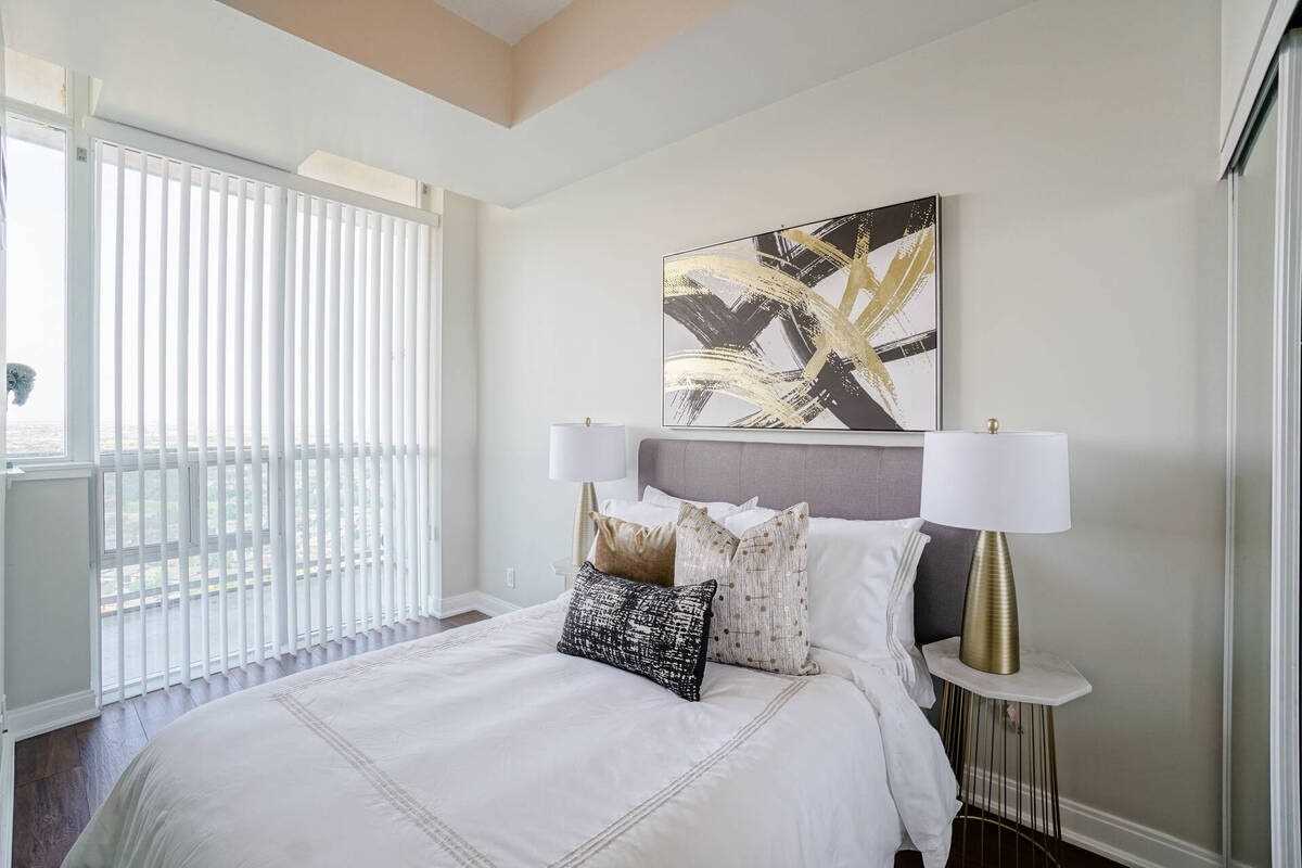 80 Absolute Avenue, #3410