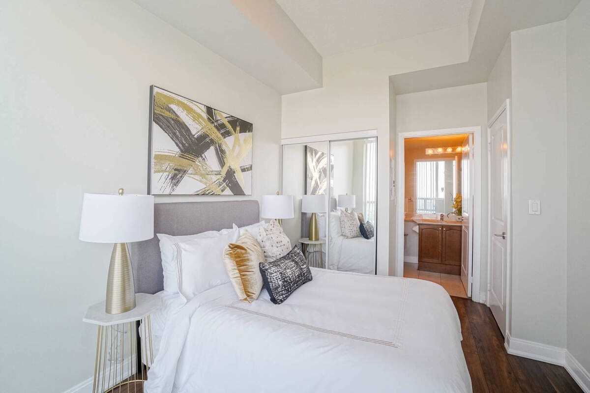 80 Absolute Avenue, #3410