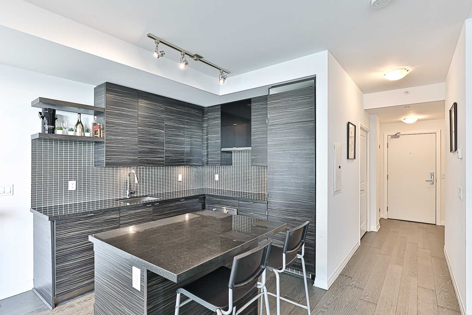 59 Annie Craig Dr, #707