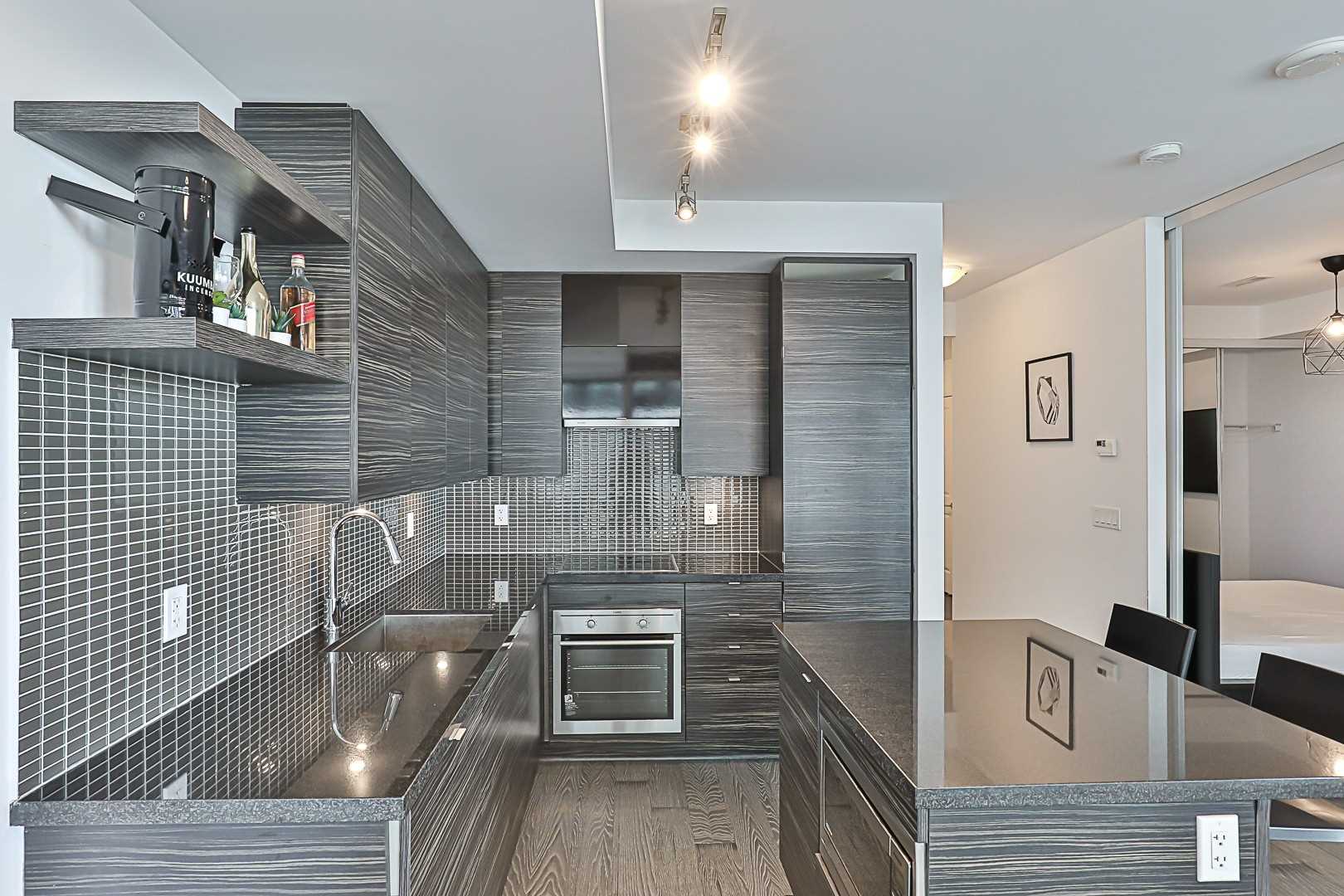 59 Annie Craig Dr, #707