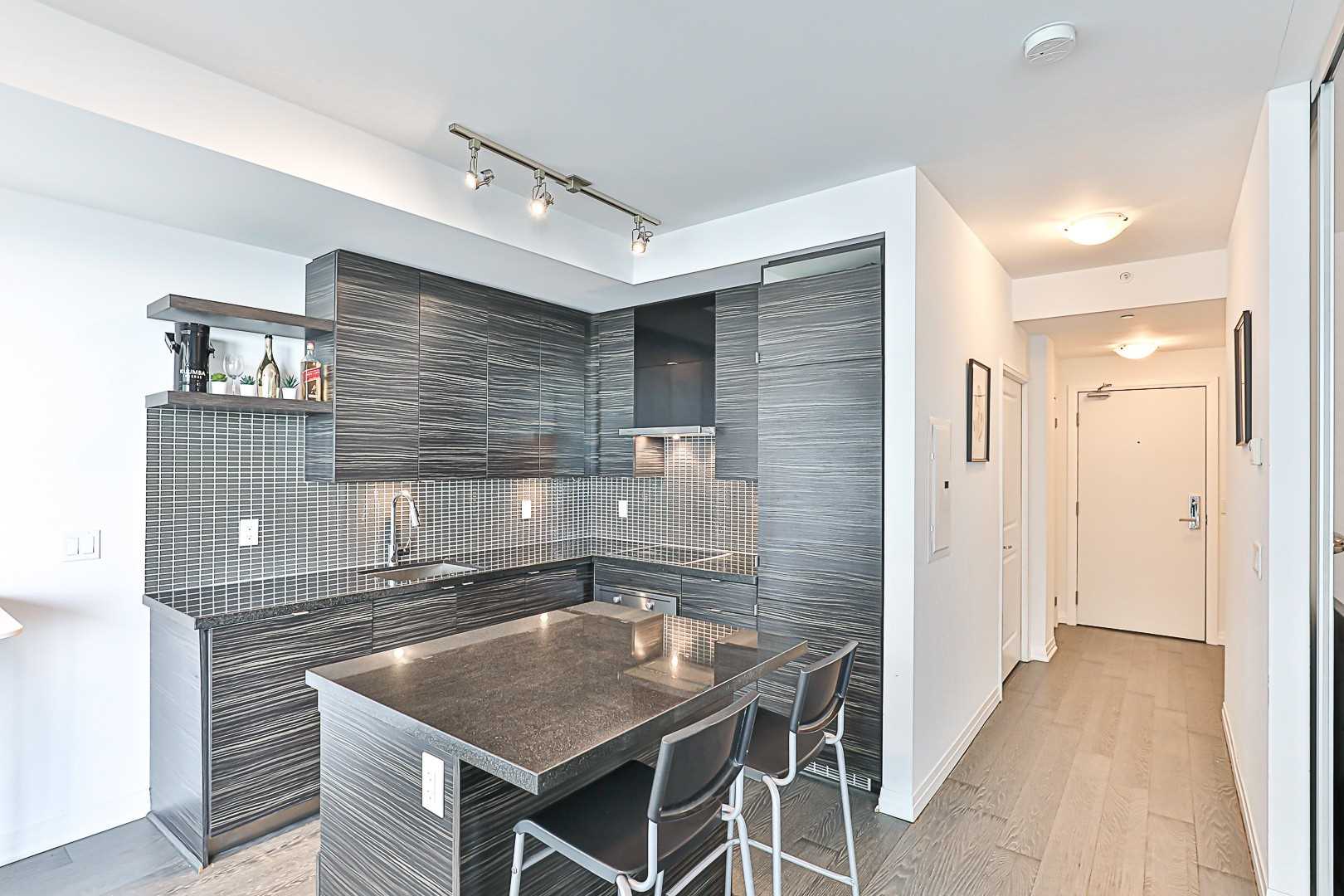 59 Annie Craig Dr, #707