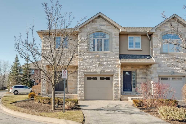 2282 Orchard Rd, Burlington