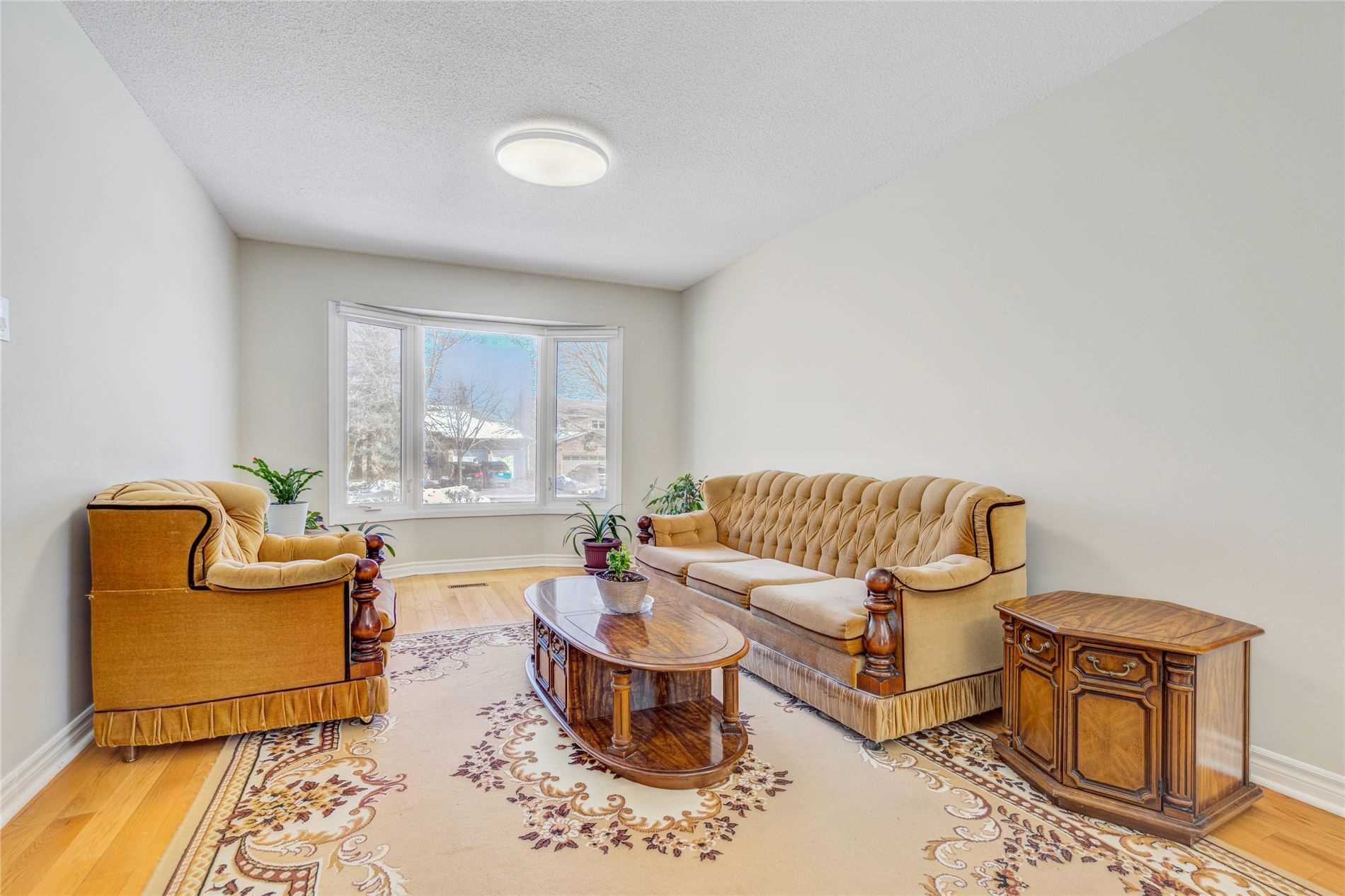 1097 Mannington Crt