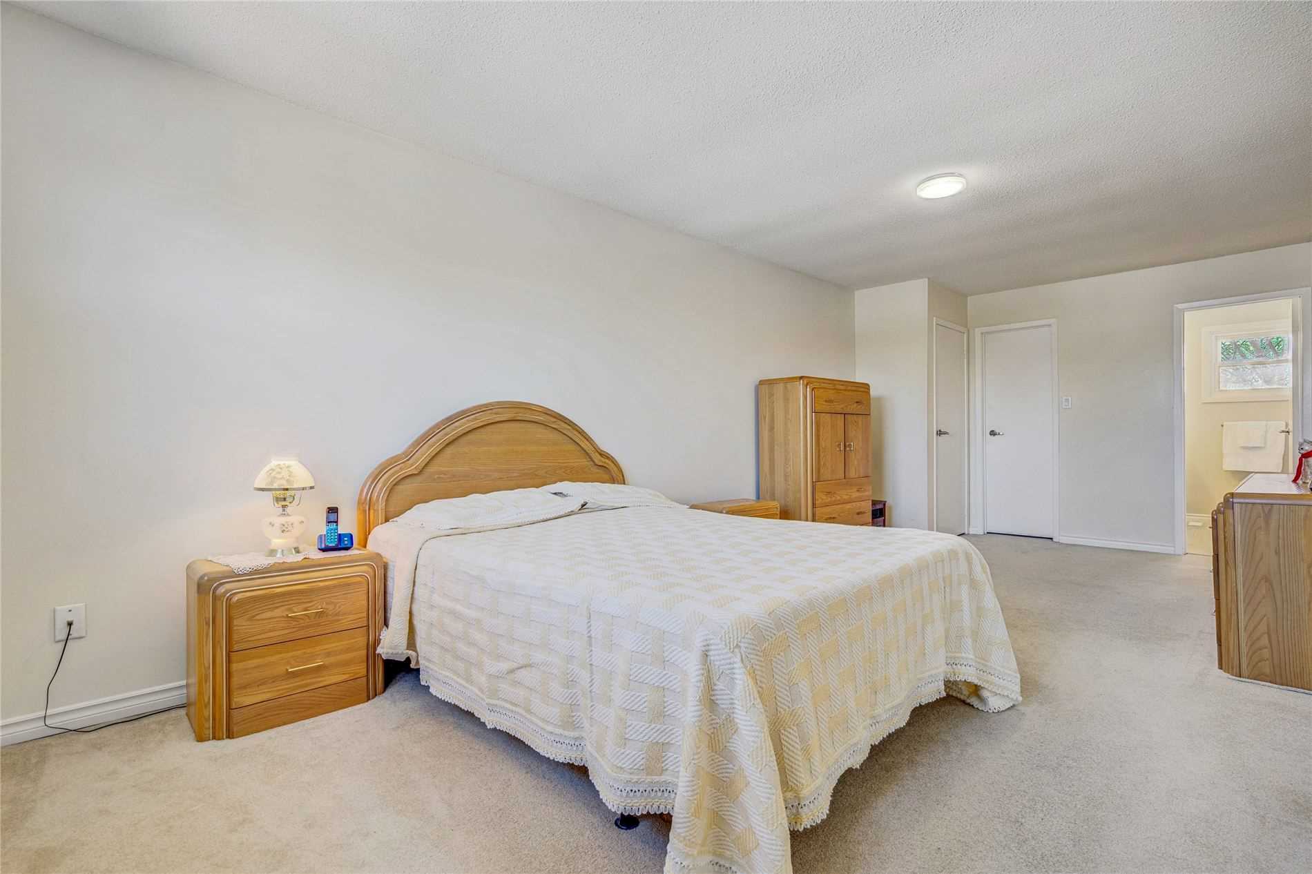1097 Mannington Crt