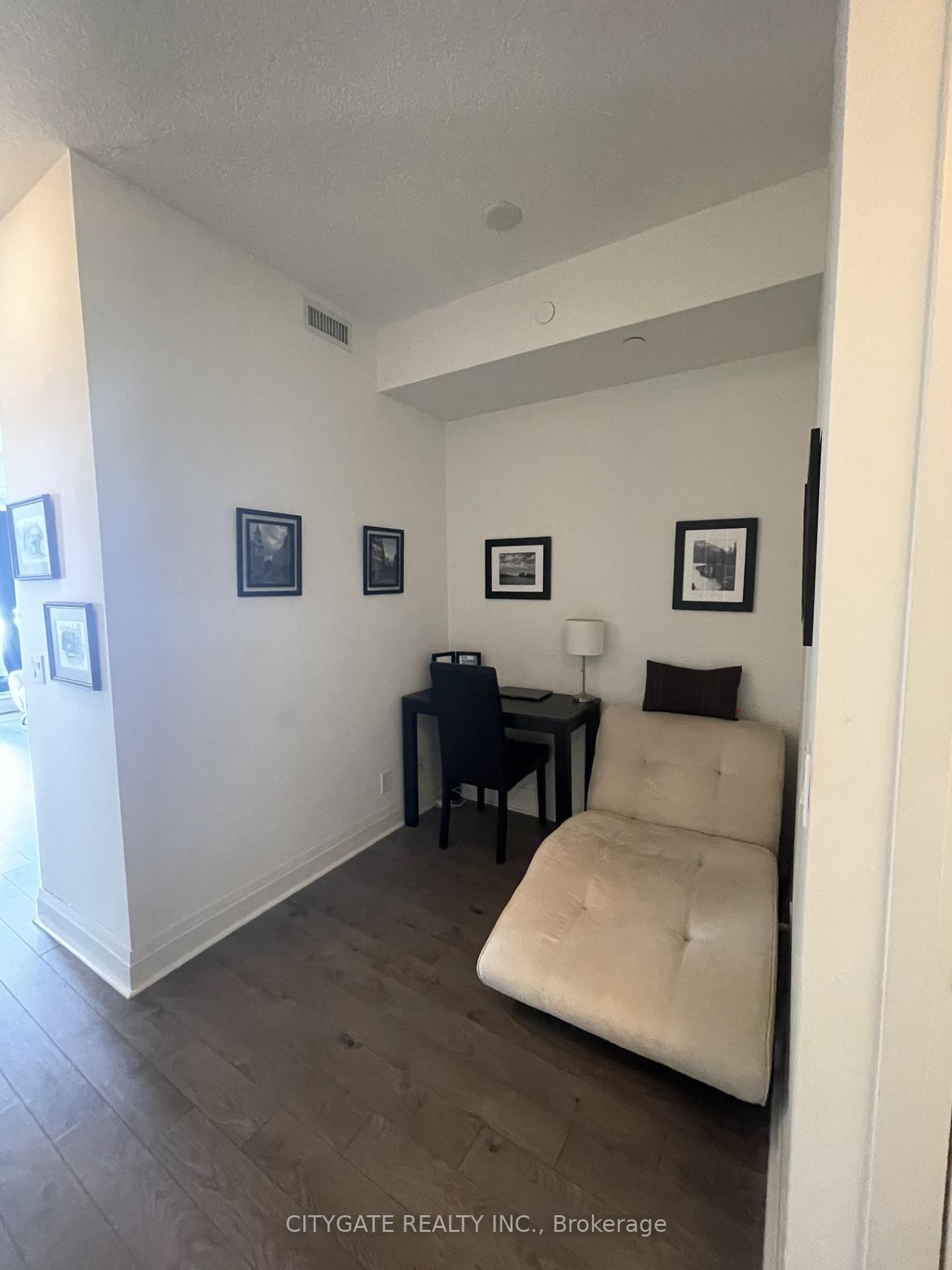17 Zorra St, #1607