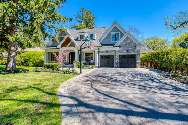 367 Maple Grove Dr, Oakville