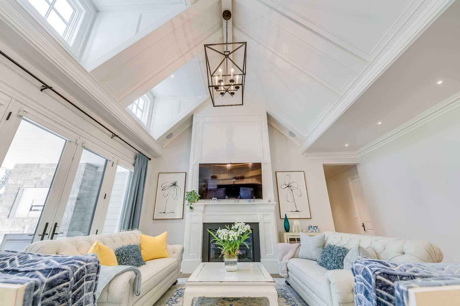 367 Maple Grove Dr