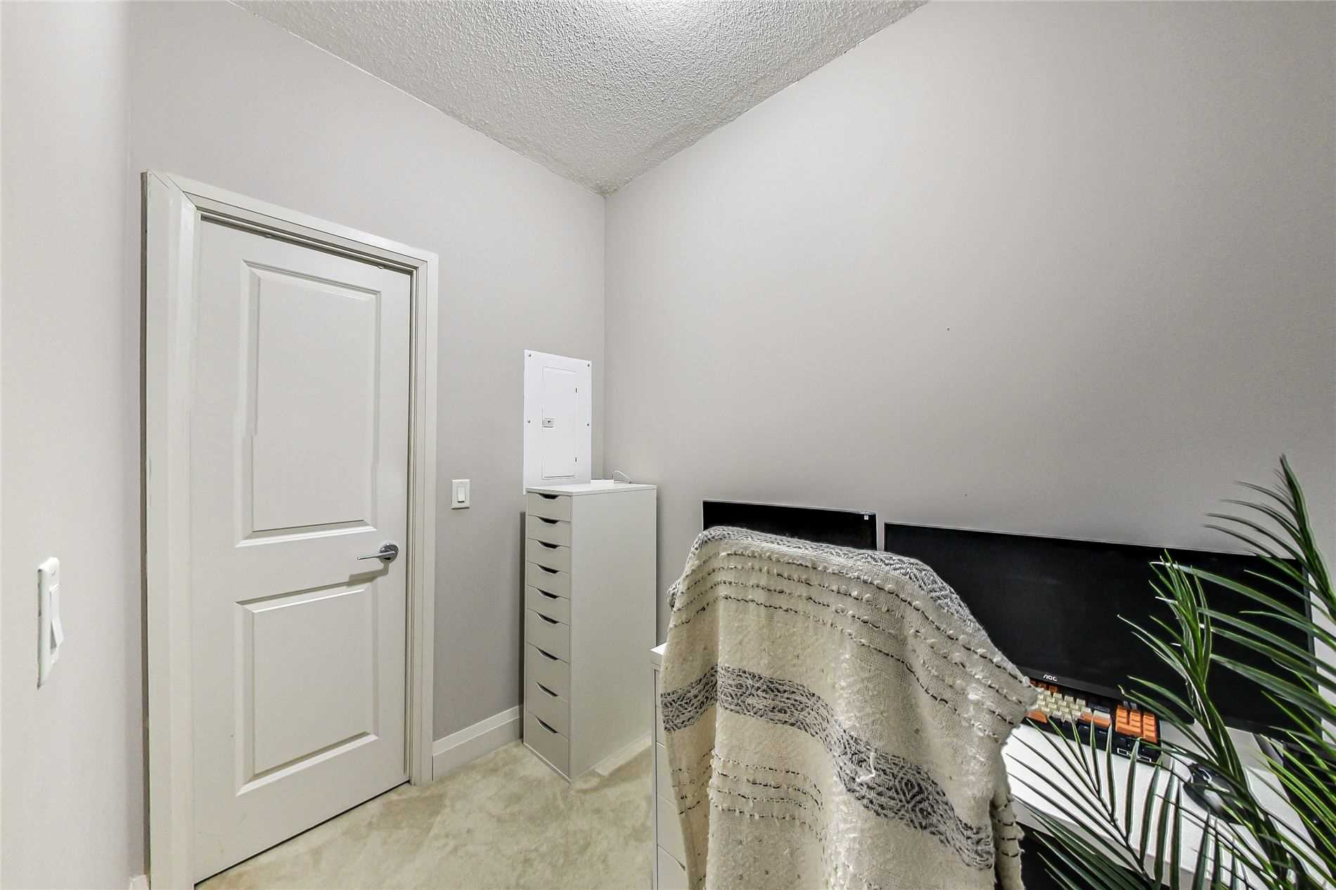Listing W5956391 - Large Photo # 8