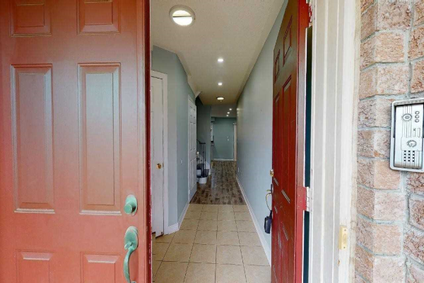 21 Samantha Cres, Brampton