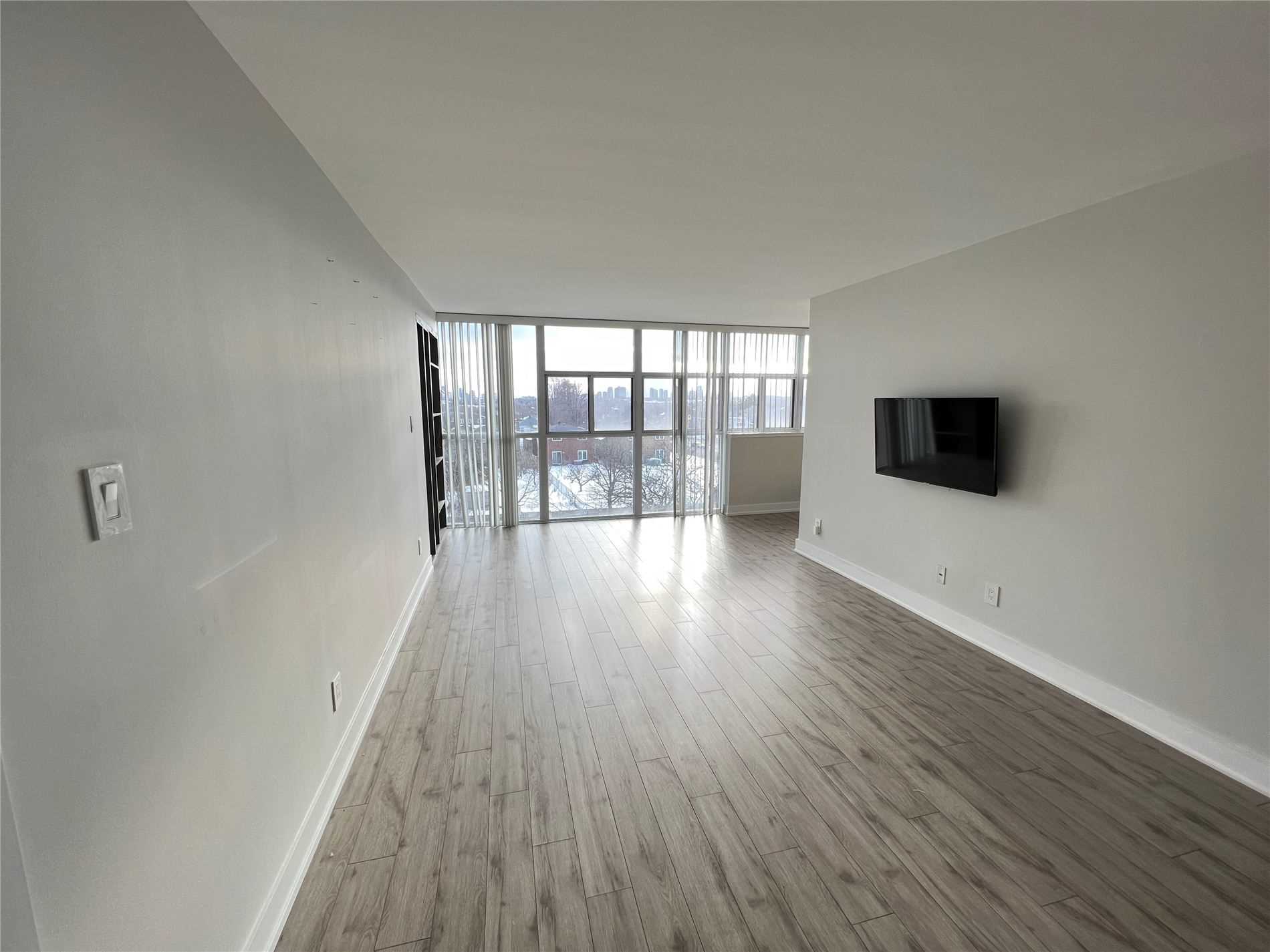 Listing W5956693 - Large Photo # 1