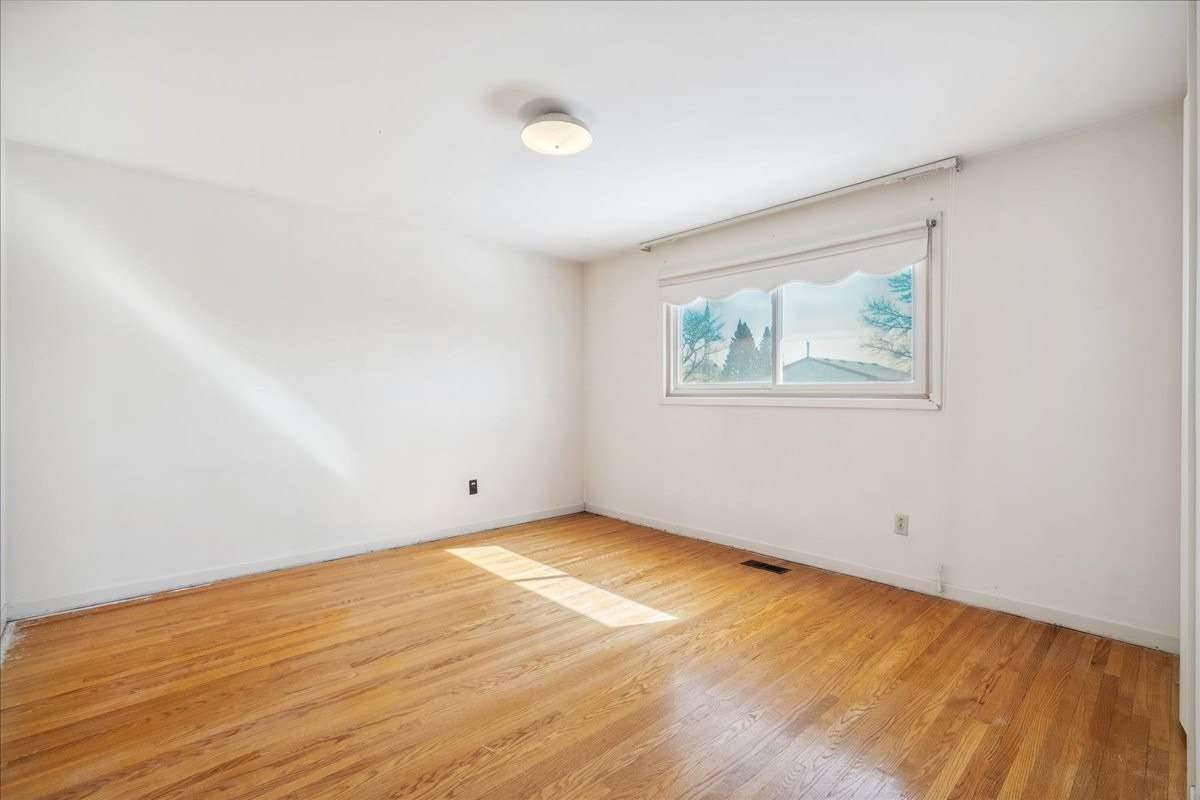 Listing W5957027 - Large Photo # 21