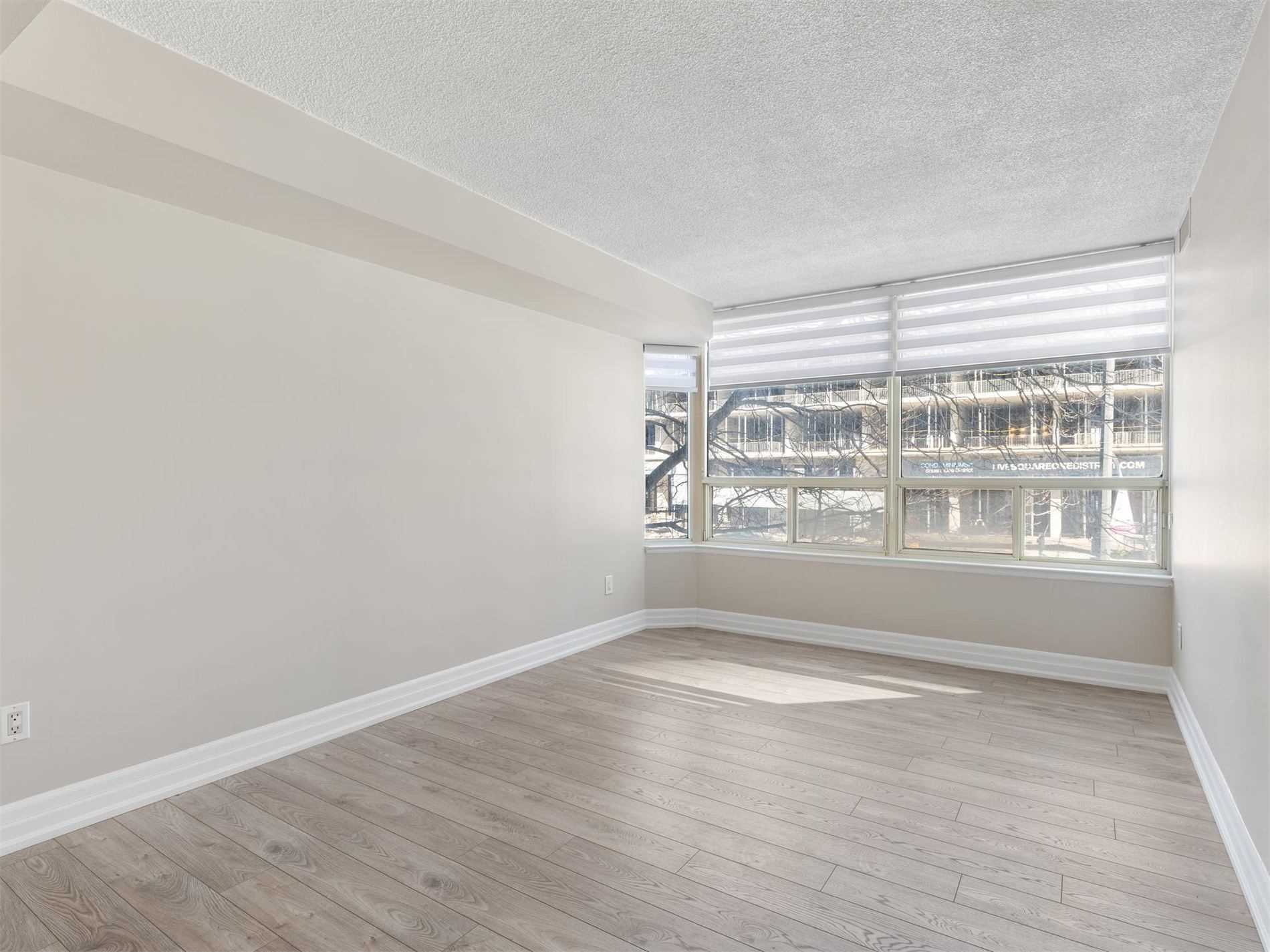 Listing W5957043 - Large Photo # 24