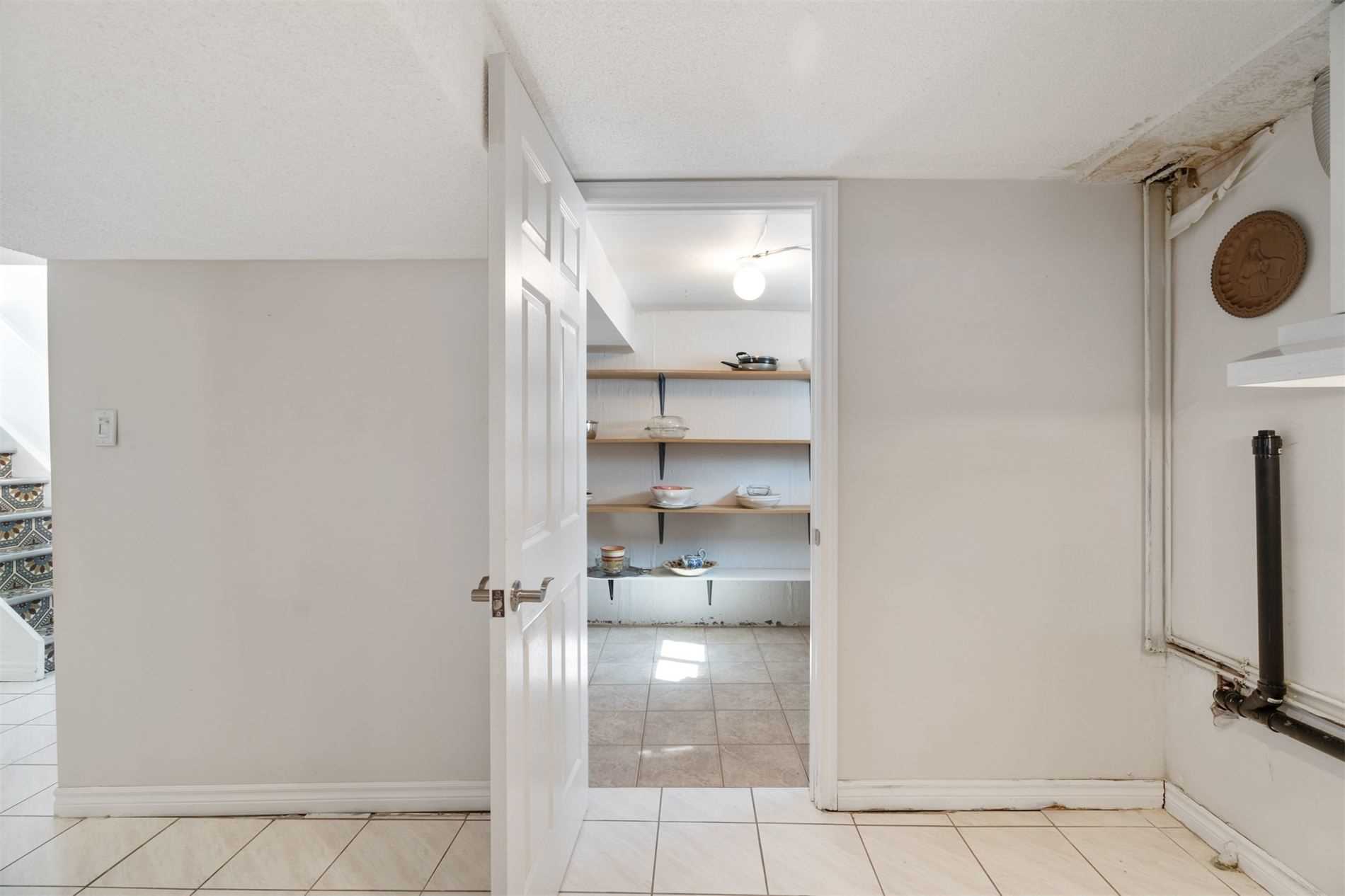 33 Coquette Road