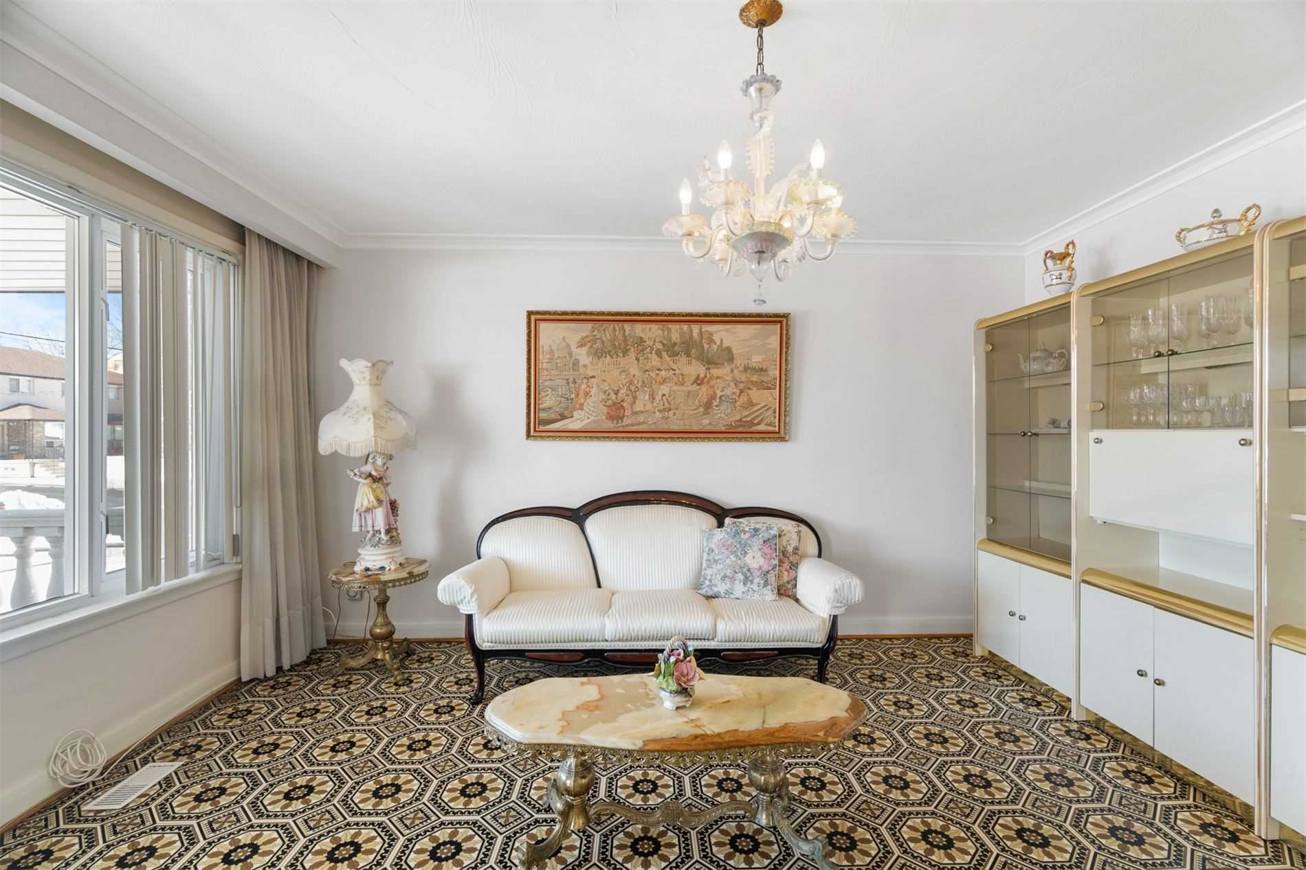 33 Coquette Road