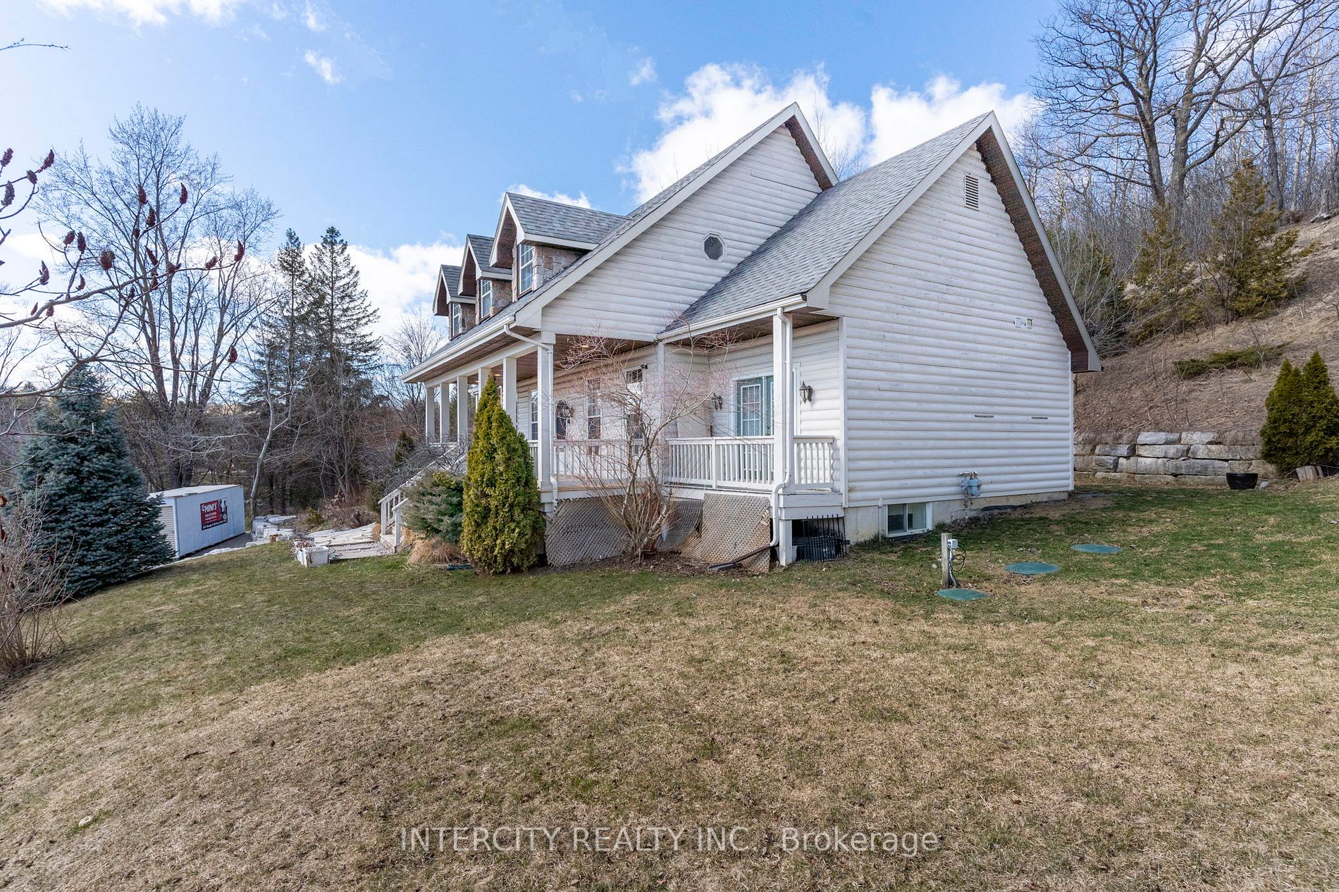 433 King Street E