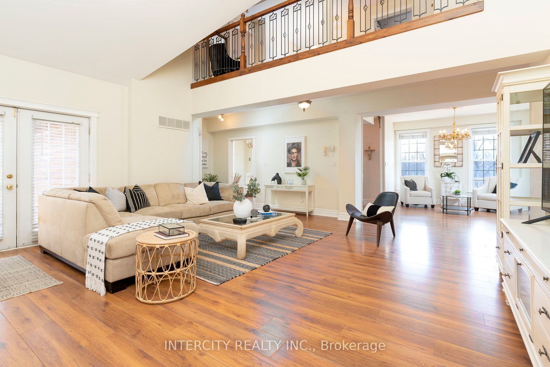 433 King Street E