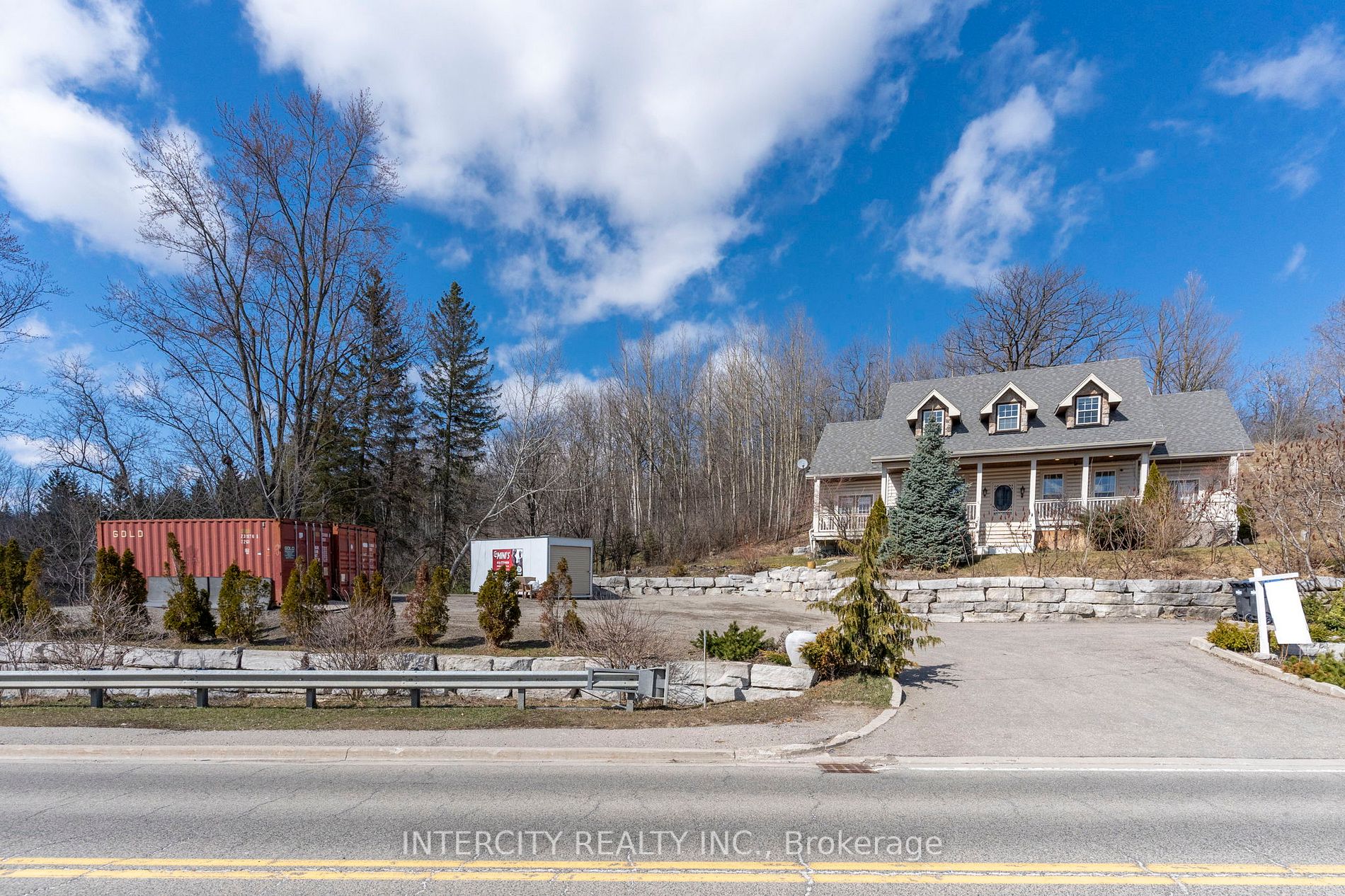433 King Street E