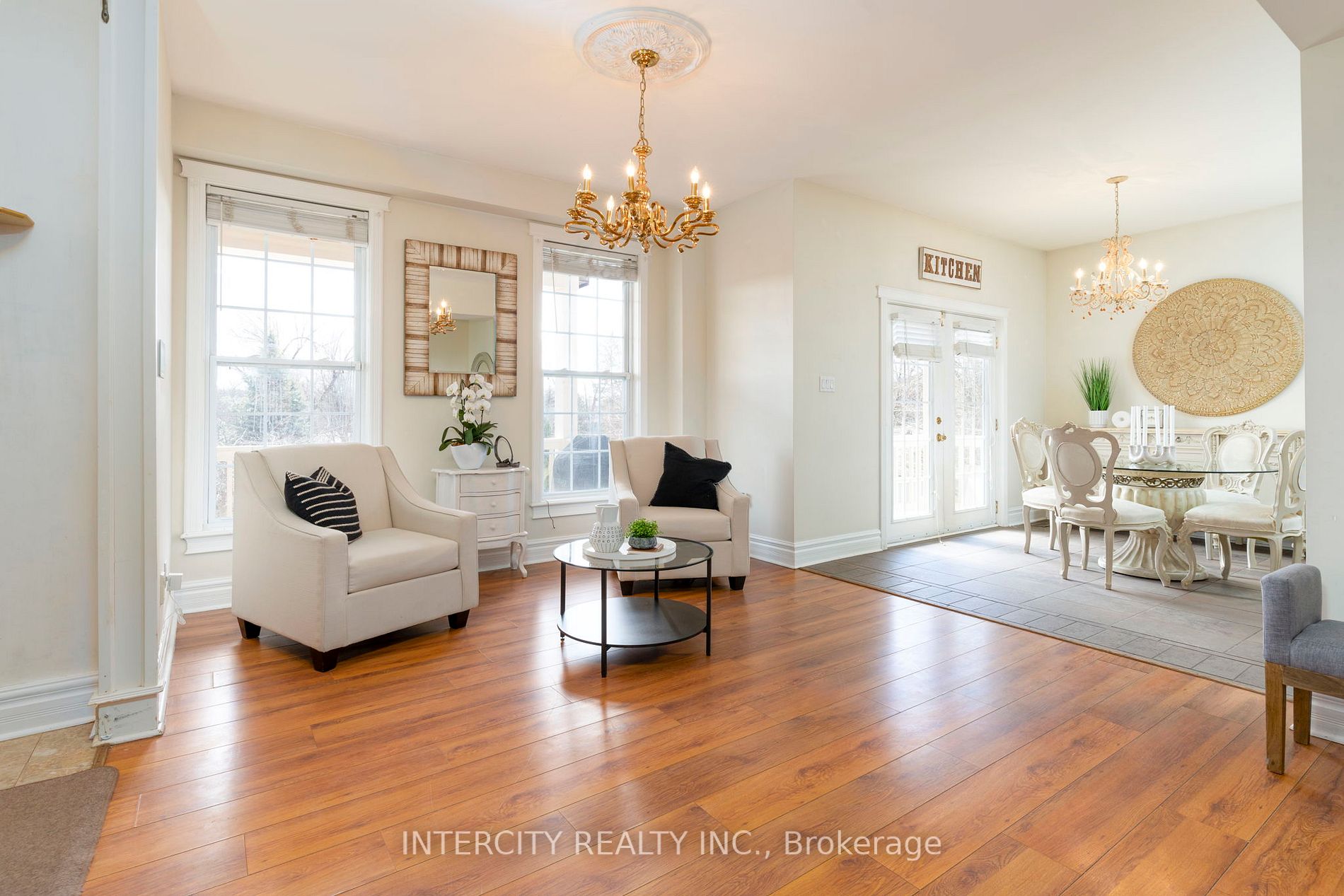 433 King Street E