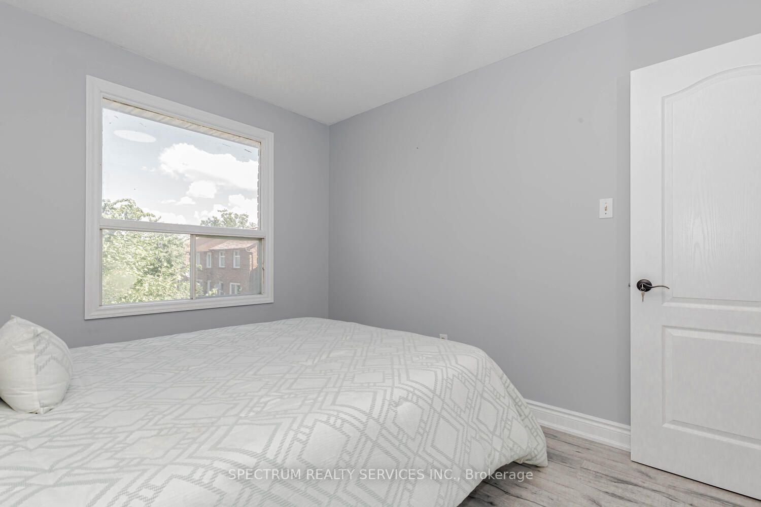 8 Norbrook Cres