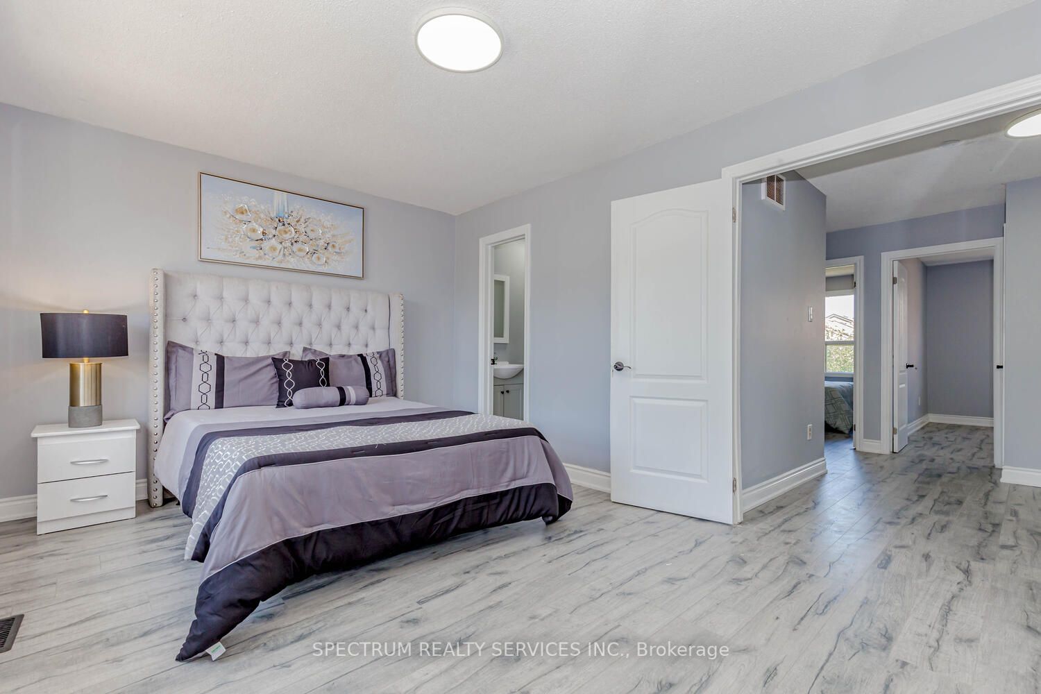 8 Norbrook Cres