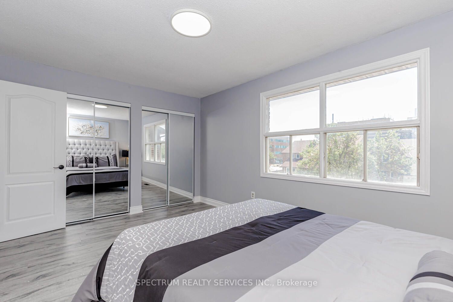 8 Norbrook Cres