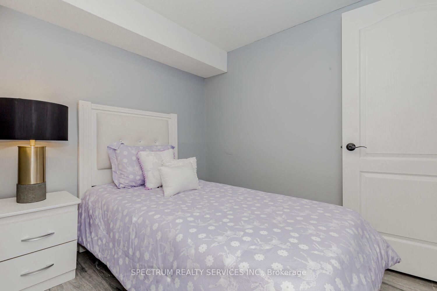 8 Norbrook Cres