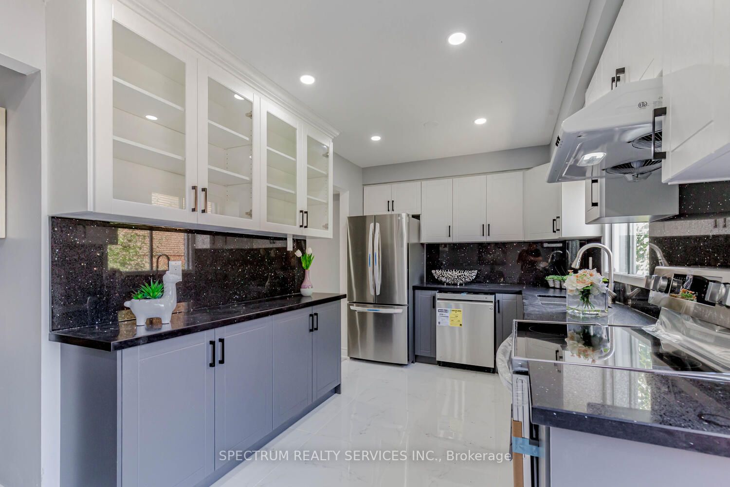 8 Norbrook Cres