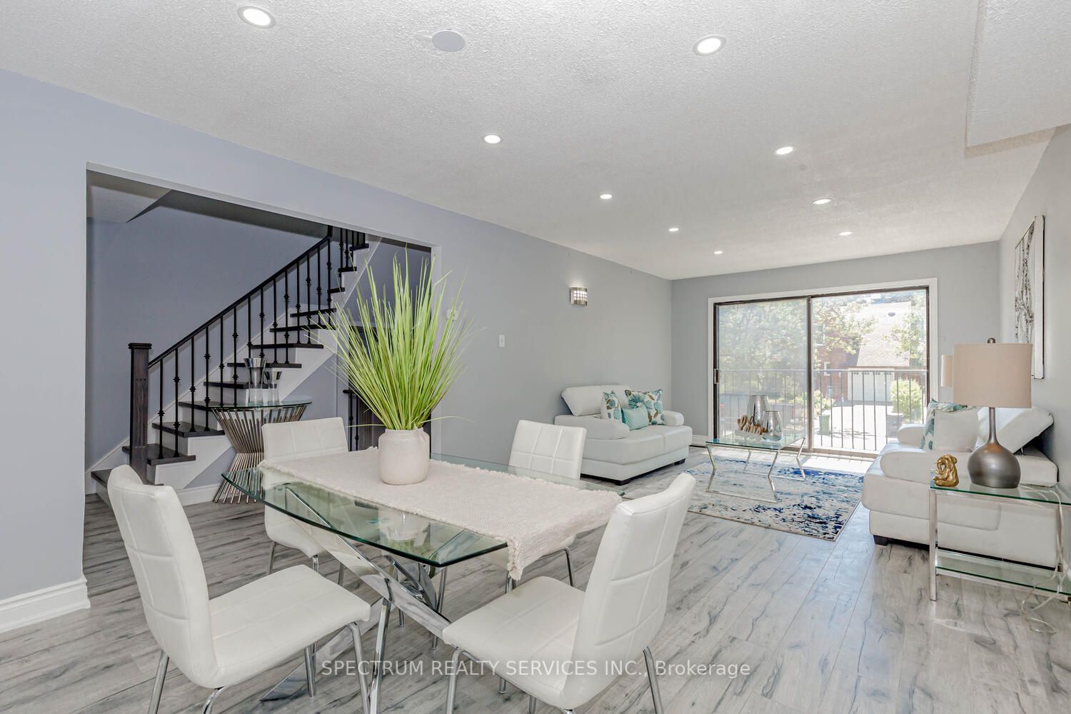 8 Norbrook Cres