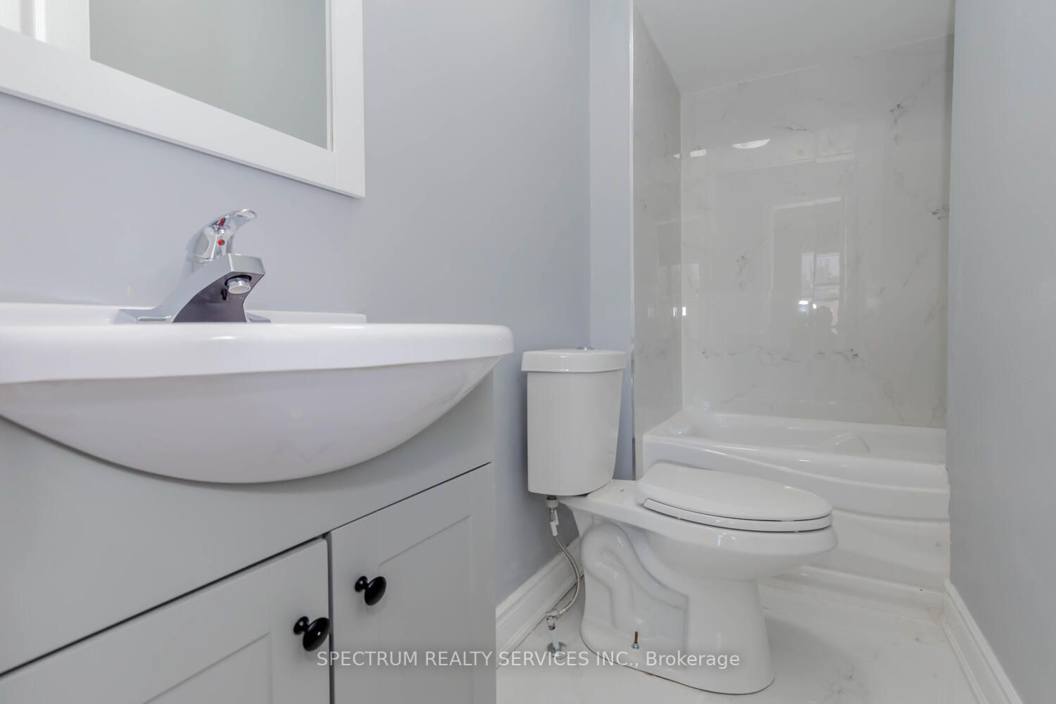 8 Norbrook Cres