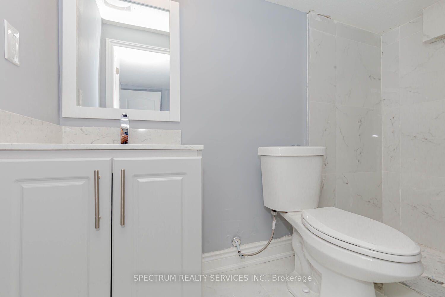 8 Norbrook Cres