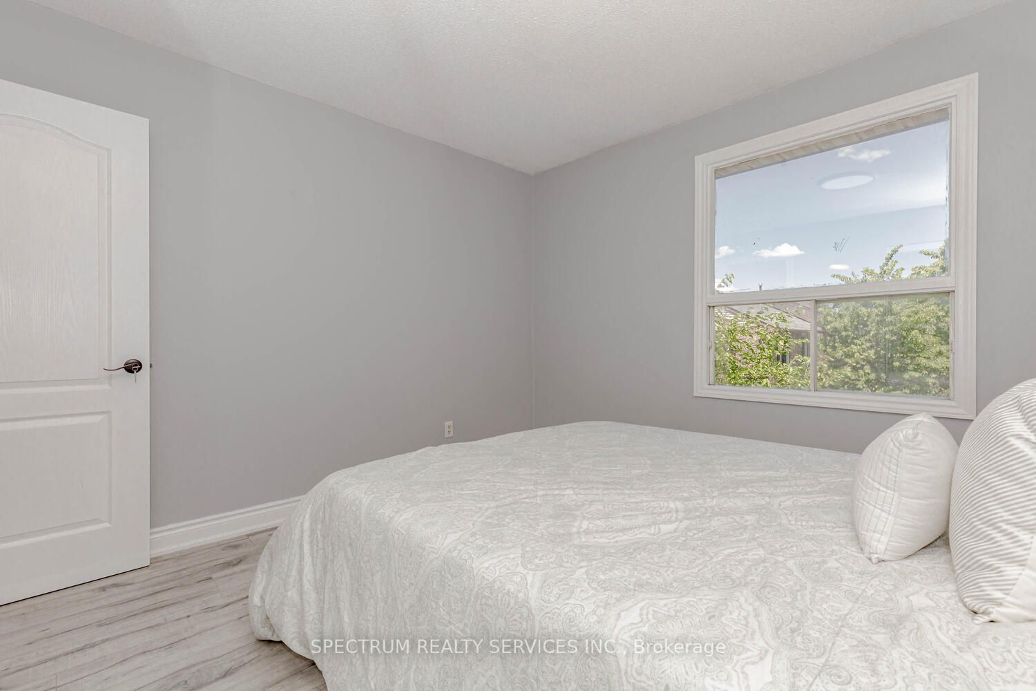 8 Norbrook Cres