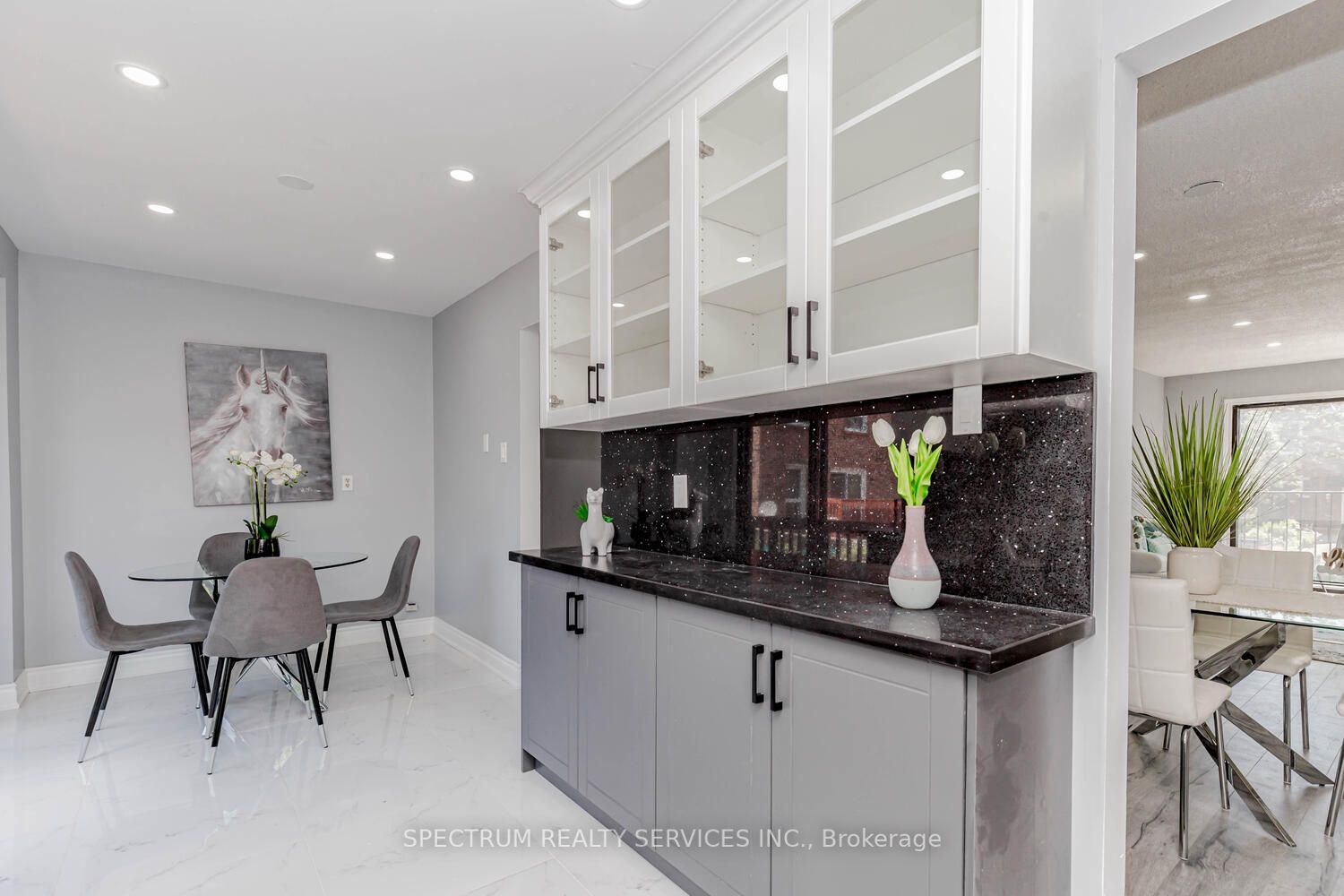 8 Norbrook Cres